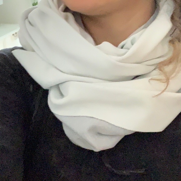 SCARF/WRAP - Picture 4 of 5